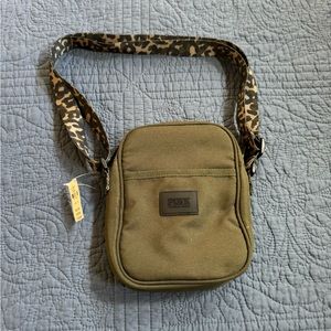 New! Victoria’s Secret Pink Mini Green & Camo Crossbody Bag!
